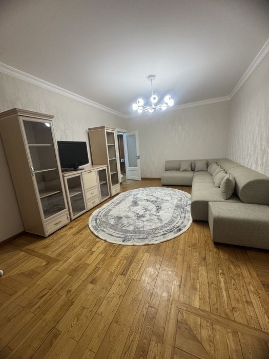 Ойбек метро Мирабад Сдается квартира на ул Чехова Ойбек 4 комнатная но