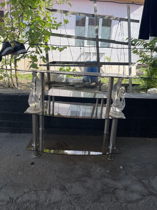 Стойка под телевизор