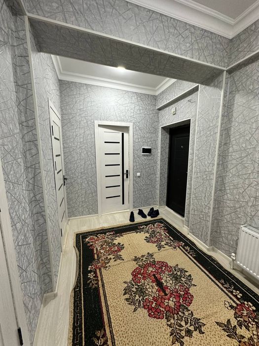 Eco shaxarda 2 xonalik uy sotiladi