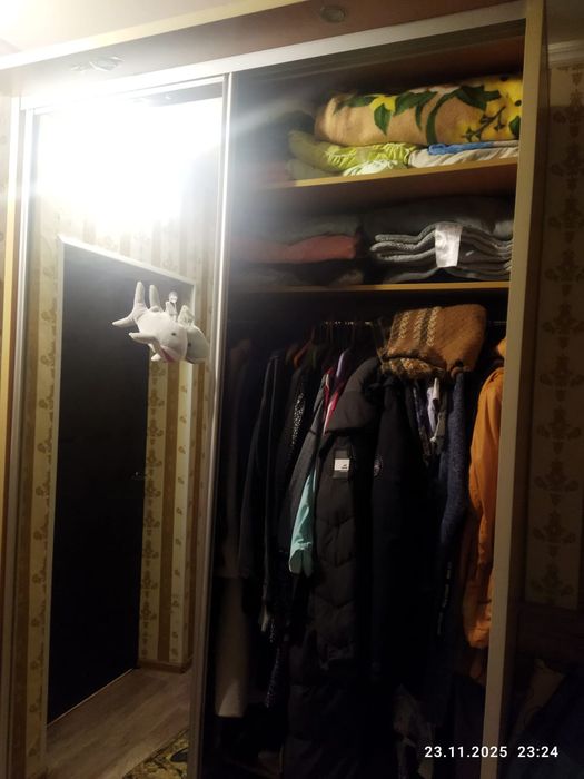 Шкаф купе с зеркалом