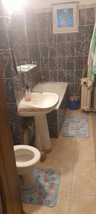 Inchiriez apartament