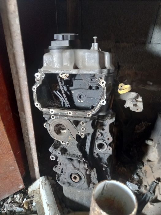 Двиготель на Нисан примера 2006