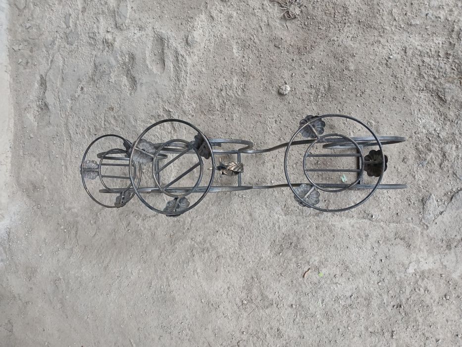 Подставка под цветы