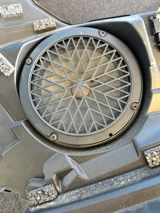 Бас колона буфер субуфер Audi A5 8t кабрио cabrio 8f0035382 туба