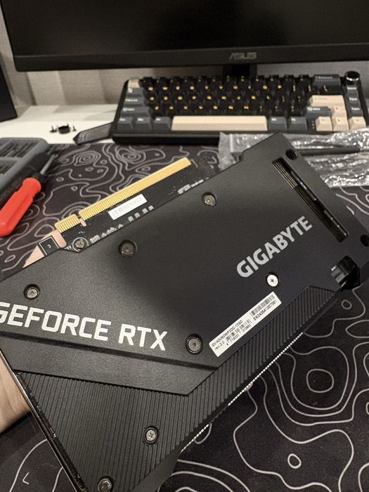 Продам видеокарту Gigabyte RTX 3060 12gb