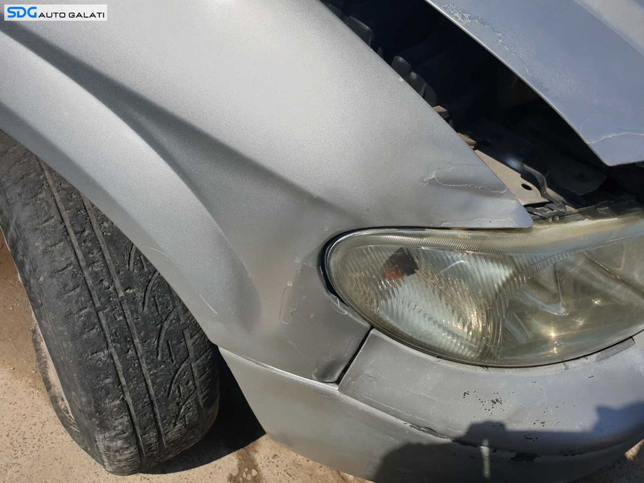 Aripa Dreapta Fata cu Defect Chrysler Voyager IV Non Facelift 2001 - 2004 [C9985]