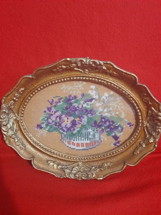 Гоблени шити с много любов