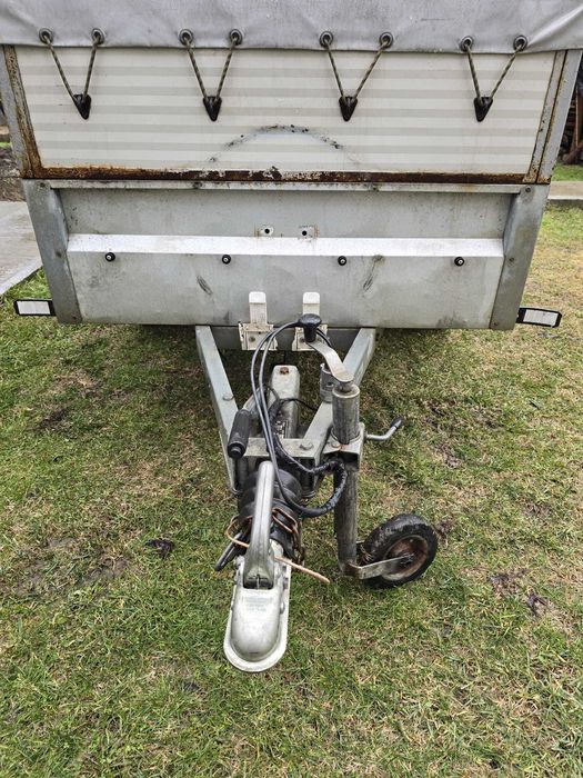 Vind remorca 750kg Stema