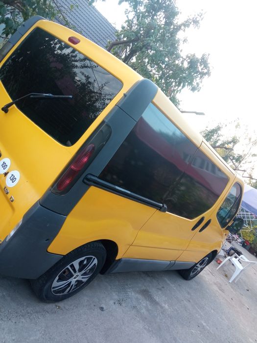 Vând Opel Vivaro