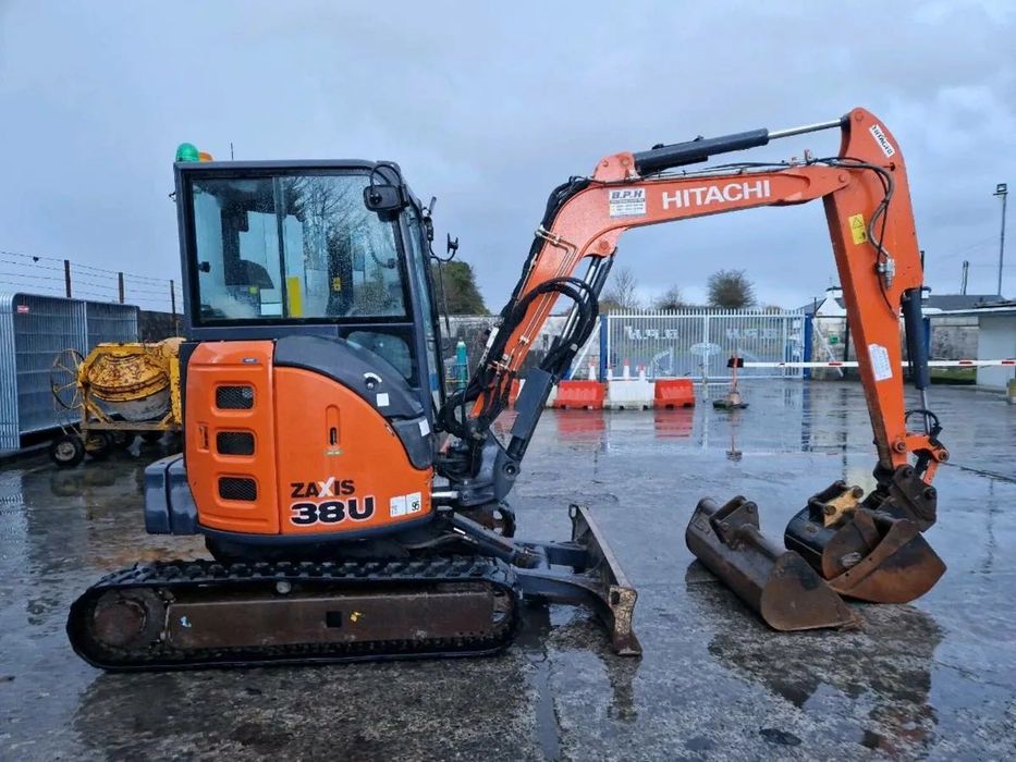 Excavator Hitachi 38u