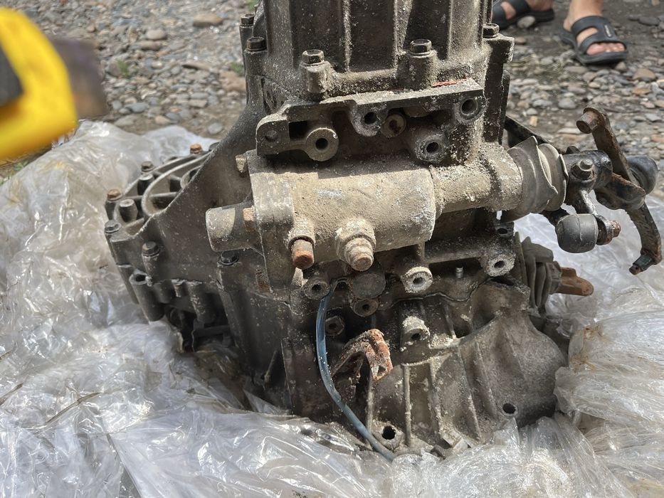 Продам МКПП на Тайоту Авенсис 2001гв