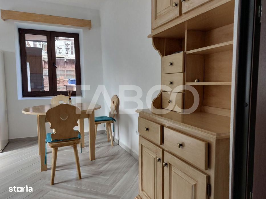 Casa 58 mp cu gradina 300 mp pet friendly central Cisnadioara