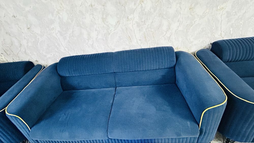 Диван сатылады..