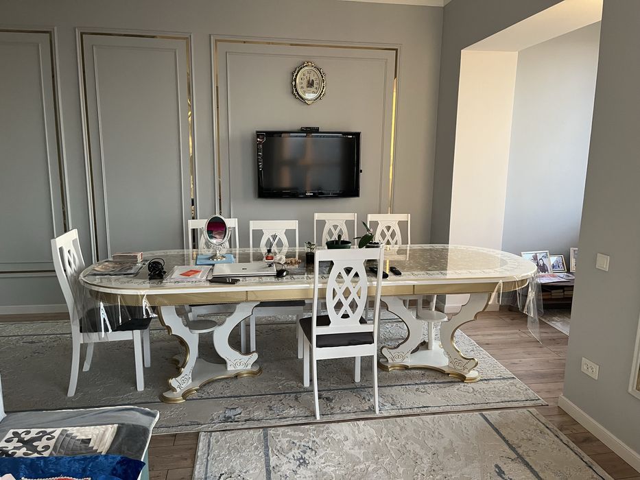 Стол и стулья. продам не дорого