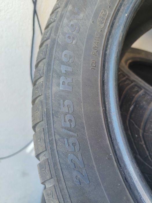 Гуми зимни 225/55/19 kumho