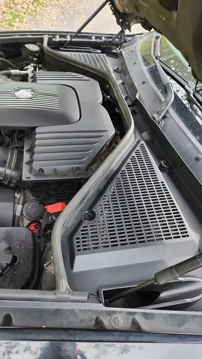 Кори над двигателя/панели/ БМВ Х5 Х6 Е70 Е71 BMW E70 X5 X6