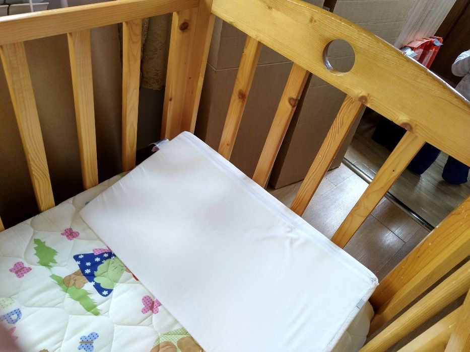 Дървено легло с опция (люлка)размер без матрак 70/140см