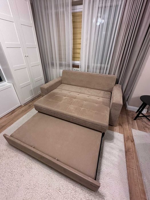 Canapea extensibila 3 locuri