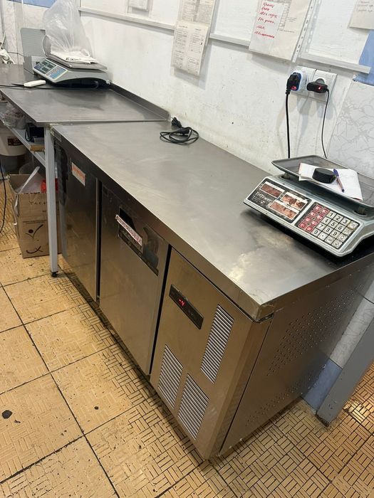 Стол-холодильник для профессиональной кухни