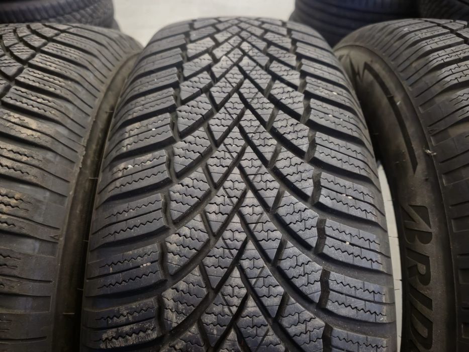 4 anvelope iarna Bridgestone 215 65 17 stare foarte buna