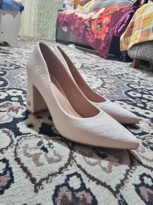 Туфли женские на каблуке