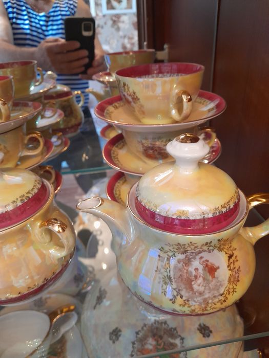 Продаю сервиз мадона, производство гдр,