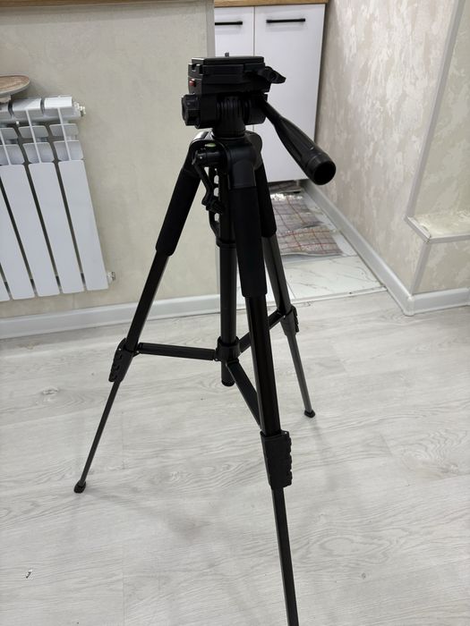 Продается штатив новый использовала 2-3 раза