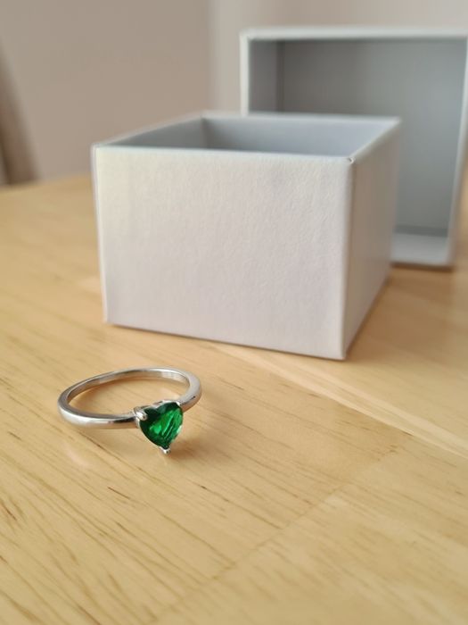 Inel Argint 925, Model superb, inima verde smarald. Marimea 8, Nou