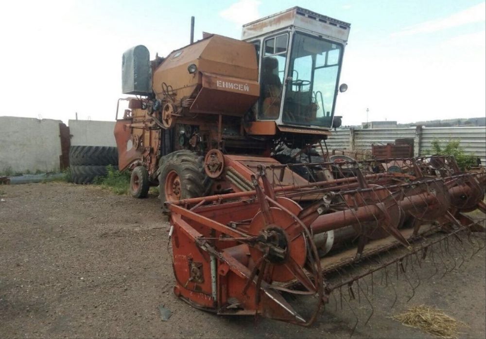 Продам комбайн Енисей 1200 2 ед.