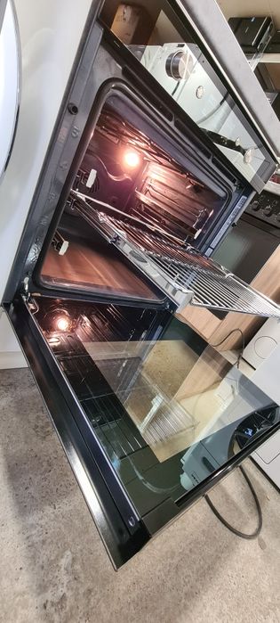 Фурна за вграждане Bauknecht 73л Клас А