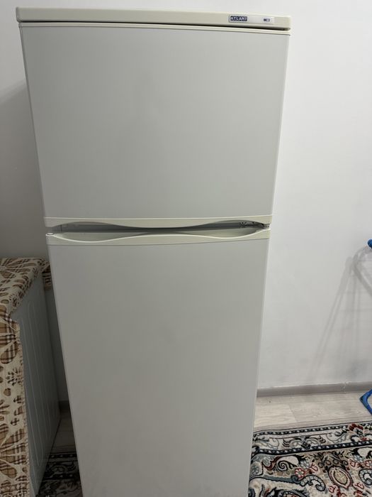 Продаеться холодильник