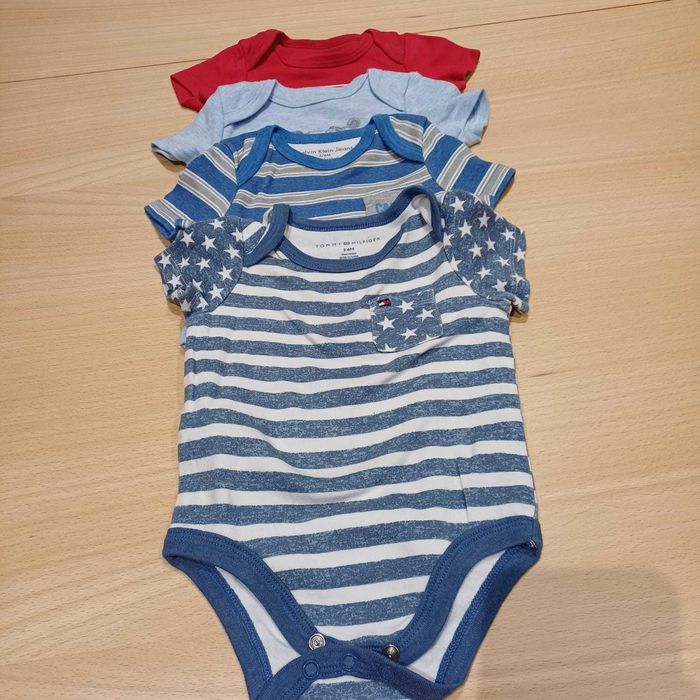 Комплект детски бодита 3-6месеца