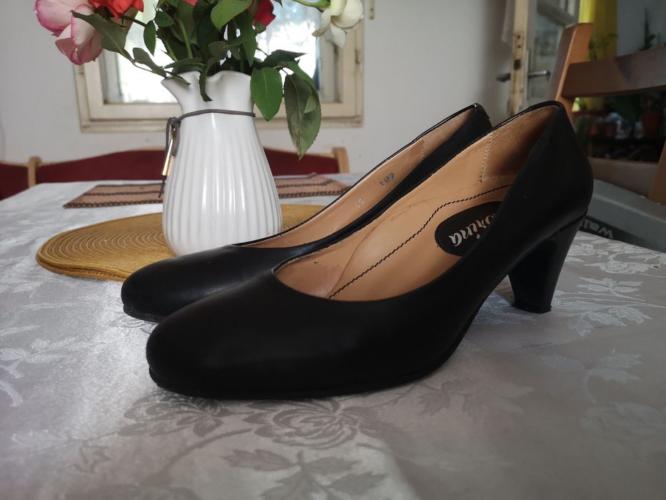 Pantofi damă eleganți