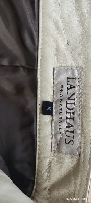 Costum vânător sau baluri vânători de piele și sacou