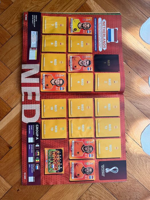 Album panini cupa mondială 2022(am investit 405 lei)are Ronaldo messi mbappe neymar