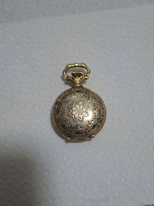 Vand ceas medalion dama vechi Myon