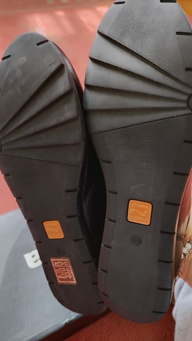 Италиански кожени обувки за тесен крак