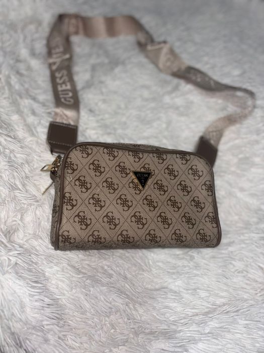 Vand geanta guess noua
