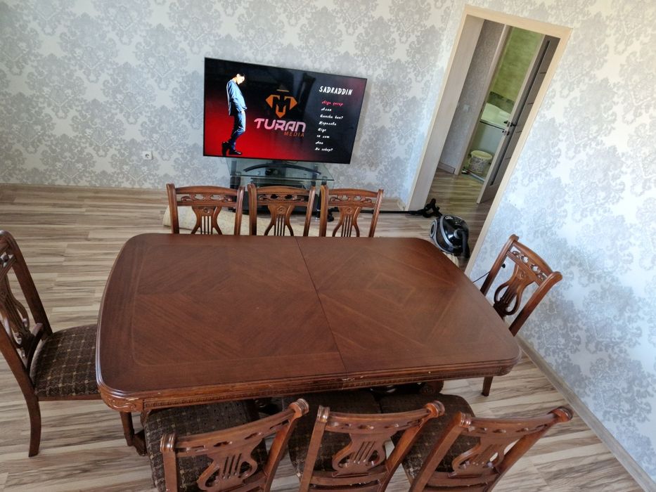 Продам стол и стулья