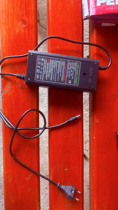 Vand sau schimb bicicleta electrica in stare perfecta de functionare cu incarcator ei plus o baterie rezerva