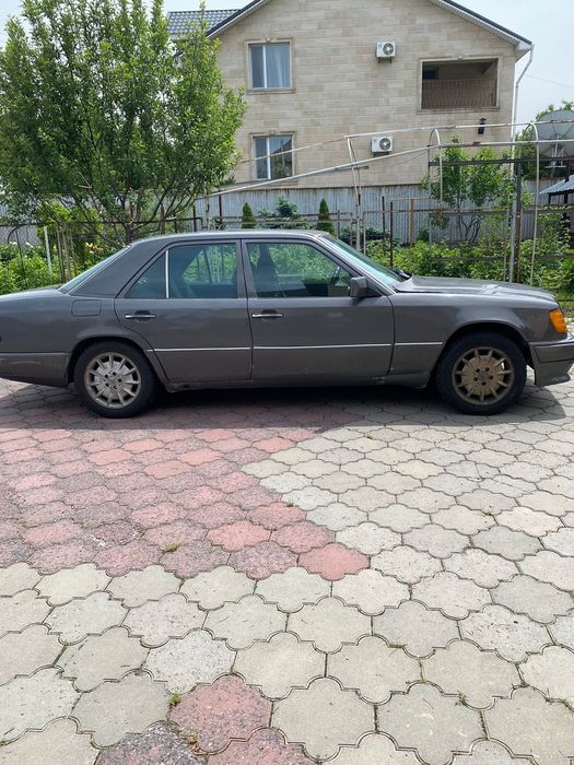 Продам Mercedes W124 2.6