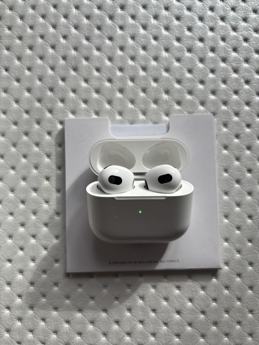 Продам оригинальны AirPods 3rd generation