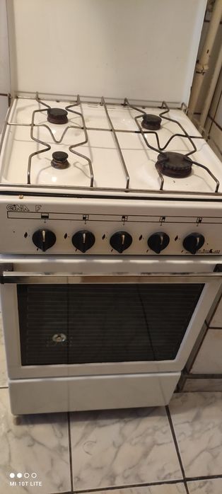 Vând aragaz 4 ochiuri Gina