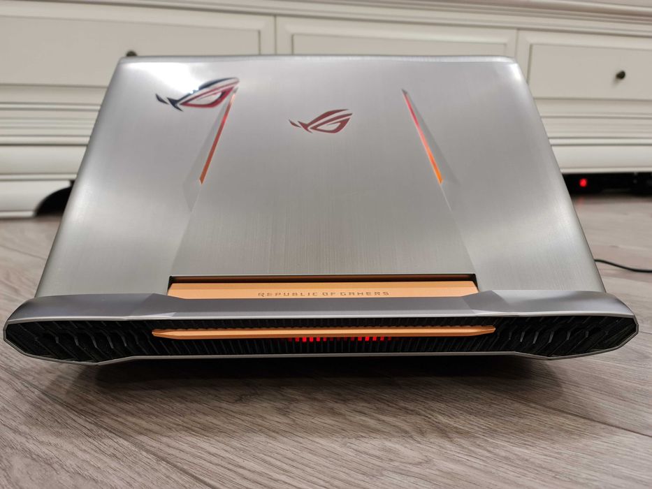 laptop gaming Asus Rog 17", intel core i7 + mouse + tastatura + cooler