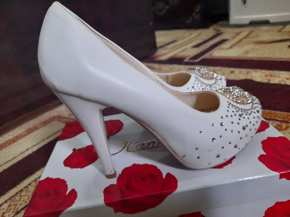 Отдам даром туфли