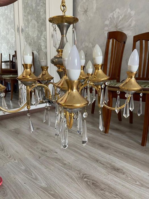 Продается люстра