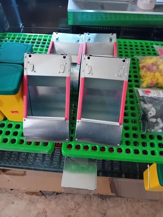 Пойлки и хранилки за зайци