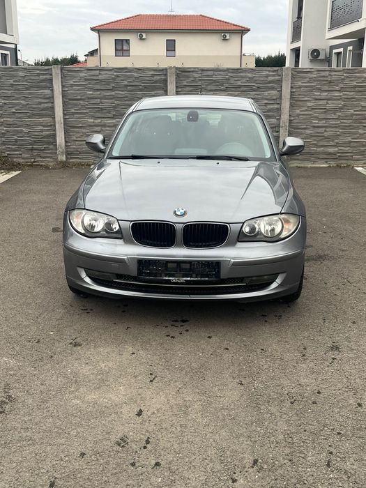 Bmw seria 1  motor de 2.0 d Navigatie