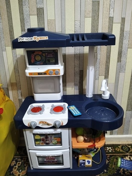 Продам умную детскую кухню.