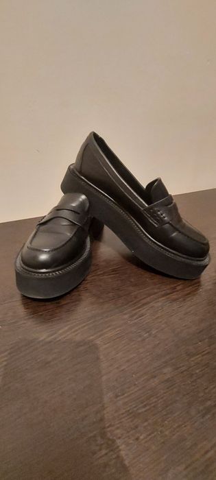 Продаю обувь! Недорого!